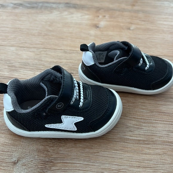 Surprize by Stride Rite 3 month shoes - Picture 2 of 6